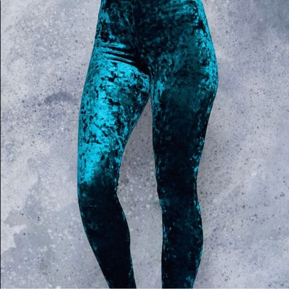 Blue velvet leggings